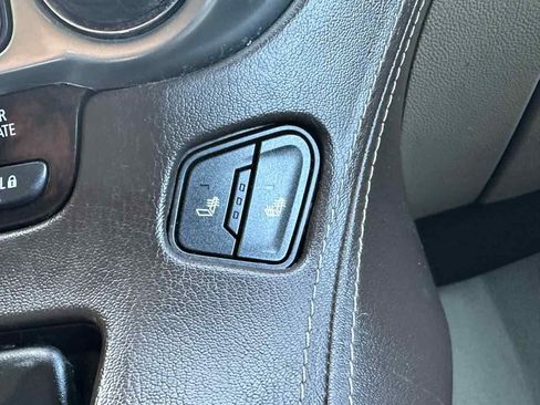 Used 2019 Chevrolet Suburban LT AWD/4WD image 43