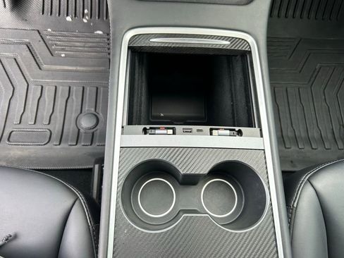 Used 2023 Tesla Model Y Long Range image 18