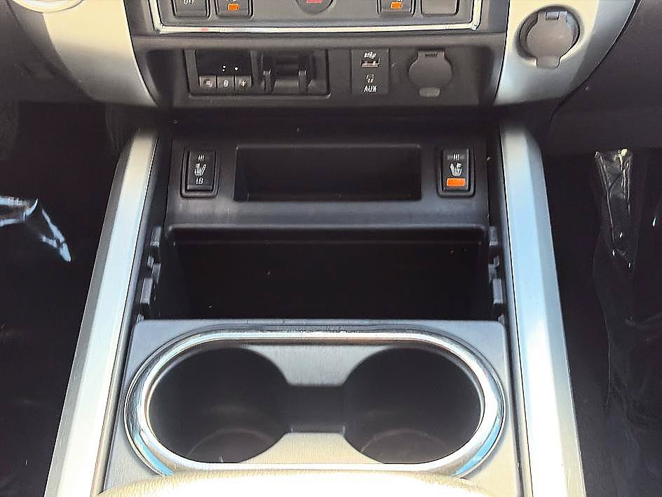 Used 2017 Nissan Titan SV RWD image 41