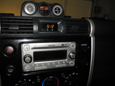 Used 2012 Toyota FJ Cruiser 4WD image 16