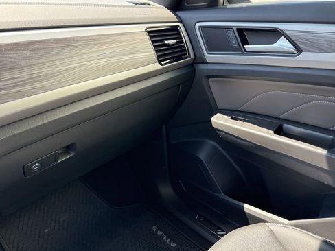 Used 2023 Volkswagen Atlas Cross Sport SE image 27