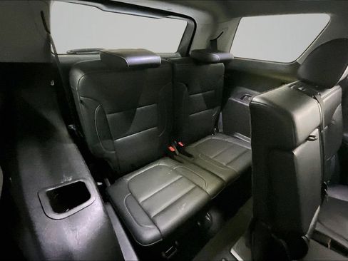 Used 2023 GMC Acadia SLT image 25