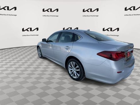 Used 2019 INFINITI Q70 Luxe image 8