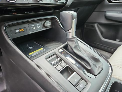 Used 2025 Honda CR-V EX-L image 12