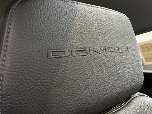 Used 2021 GMC Sierra 1500 Denali w/ Technology Package AWD/4WD image 42