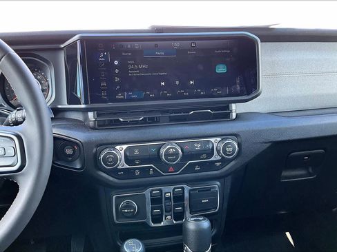 Used 2024 Jeep Wrangler Sport S image 7