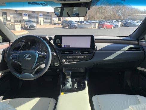 Certified 2024 Lexus ES 350 w/ Premium Package image 30