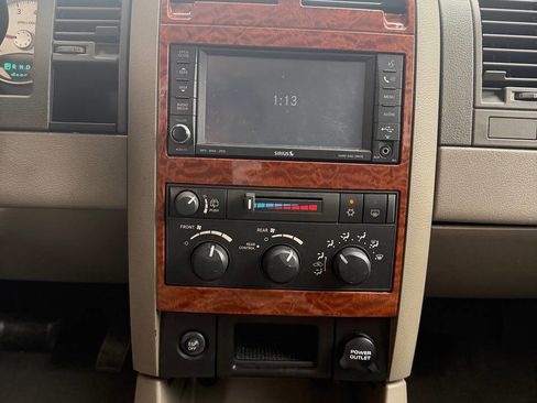 Used 2009 Dodge Durango SLT w/ Technology Group II image 22