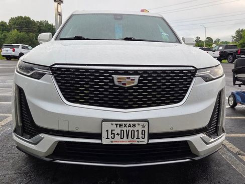 Used 2020 Cadillac XT6 Premium Luxury FWD image 2
