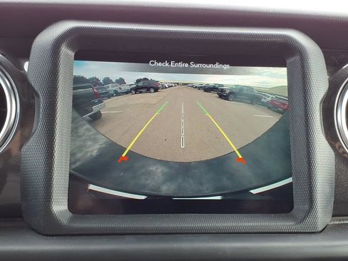 Used 2021 Jeep Wrangler Unlimited Sahara AWD/4WD image 16