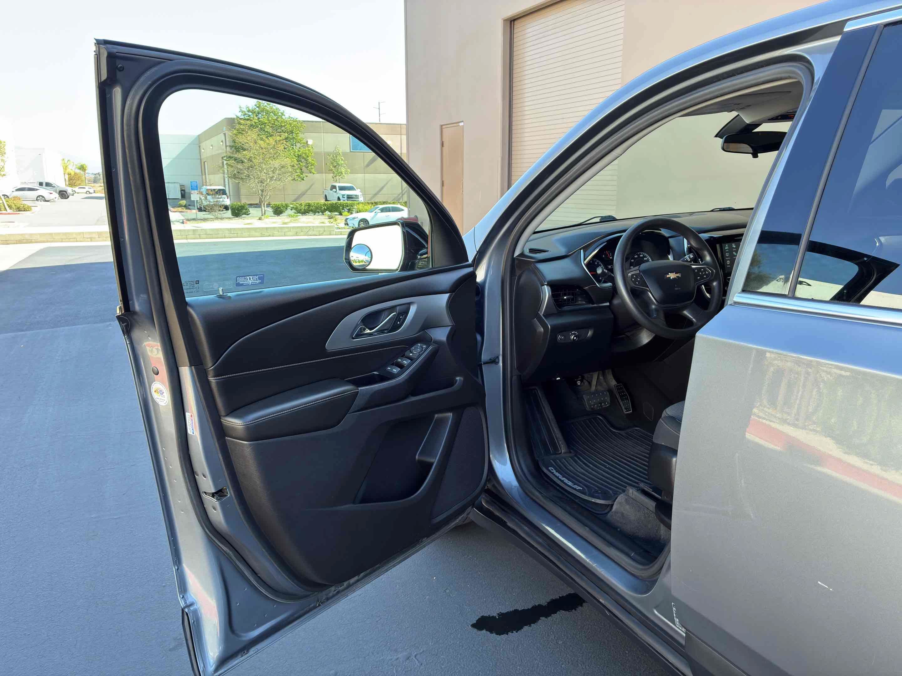 Used 2018 Chevrolet Traverse LS AWD/4WD image 36