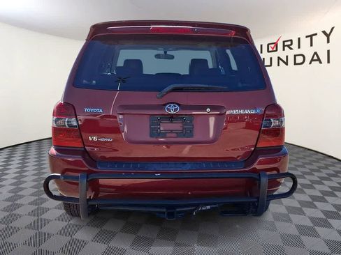 Used 2007 Toyota Highlander w/ 3rd Row image 5