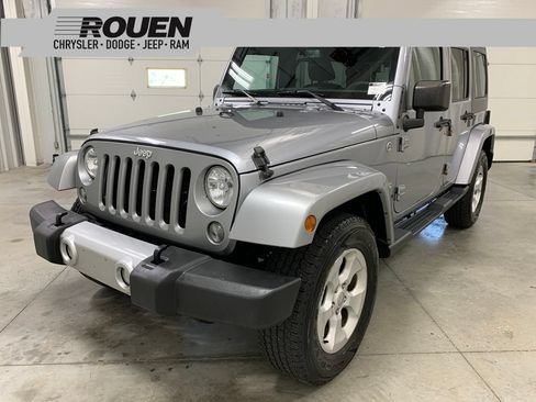 Used 2015 Jeep Wrangler Unlimited Sahara w/ Connectivity Group AWD/4WD image 1