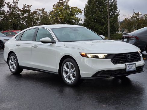 New 2025 Honda Accord LX image 3