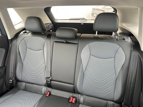 New 2025 Volkswagen Tiguan SE image 22