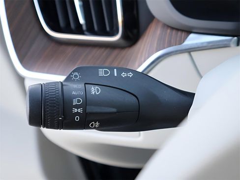 Used 2020 Volvo XC60 T5 Inscription image 34