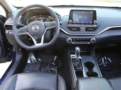 Used 2022 Nissan Altima 2.0 SR FWD image 18