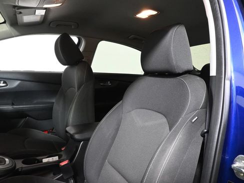 Used 2020 Kia Forte LXS FWD image 5