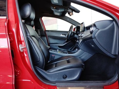 Used 2017 Mercedes-Benz GLA 250 w/ Premium Package image 11