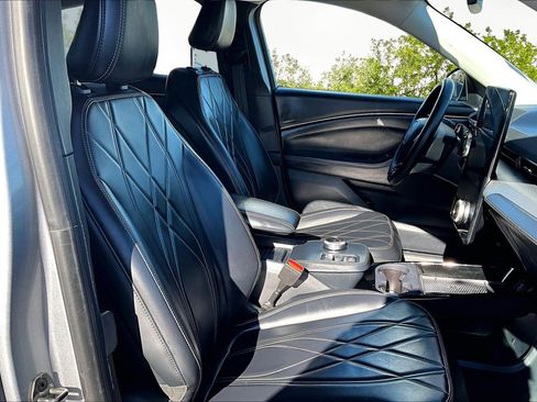 Used 2021 Ford Mustang Mach-E Select image 7