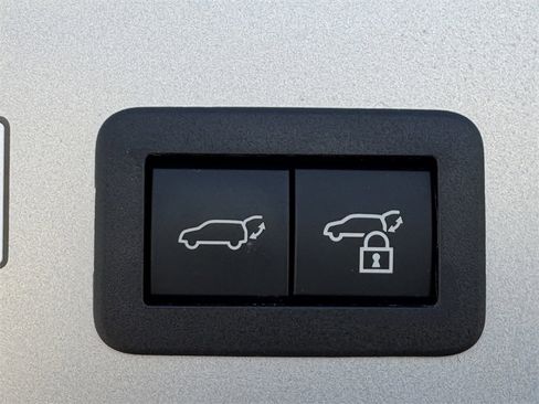 Used 2024 Toyota Prius Limited image 32