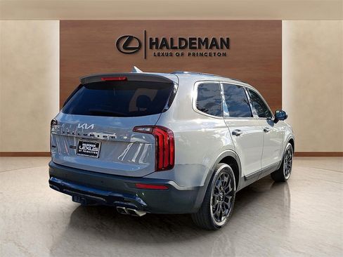 Used 2022 Kia Telluride SX w/ SX Prestige Package image 6
