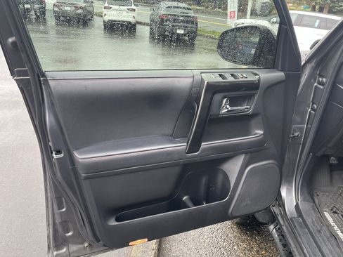 Certified 2020 Toyota 4Runner TRD Off-Road Premium w/ Moonroof Package AWD/4WD image 17