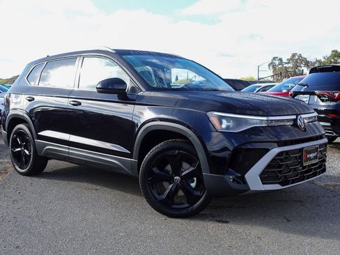 New 2025 Volkswagen Taos SEL image 3