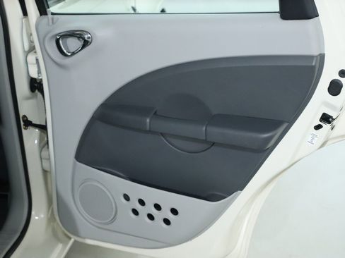 Used 2007 Chrysler PT Cruiser image 27