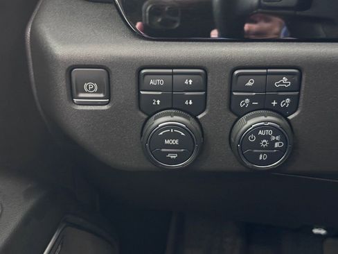 Certified 2023 Chevrolet Silverado 1500 High Country AWD/4WD image 24