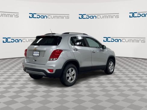 Used 2018 Chevrolet Trax LT w/ LT Convenience Package image 8