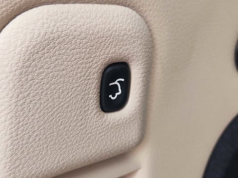 Used 2019 Jeep Grand Cherokee Limited image 29