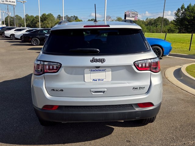Used 2026 Jeep Compass Latitude AWD/4WD image 13