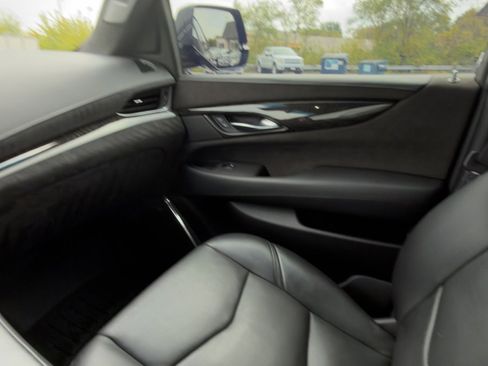 Used 2016 Cadillac Escalade Platinum image 31