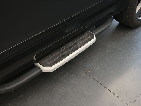 Used 2023 Land Rover Defender 90 V8 image 15