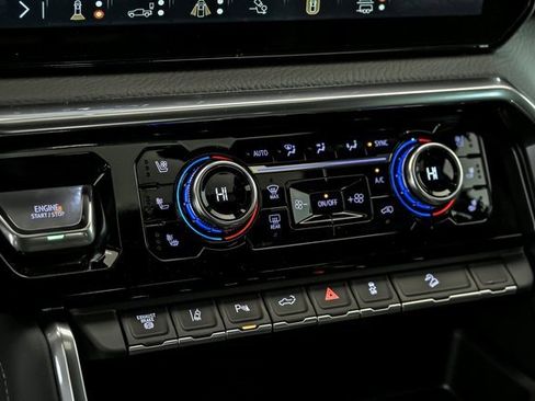 New 2026 GMC Sierra 2500 Denali w/ Denali Reserve Package image 18