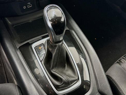 Used 2019 Nissan Rogue SV image 24