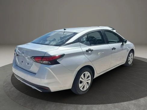 Used 2020 Nissan Versa S FWD image 5