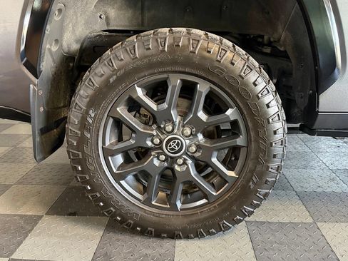 Used 2024 Toyota Sequoia Platinum AWD/4WD image 37
