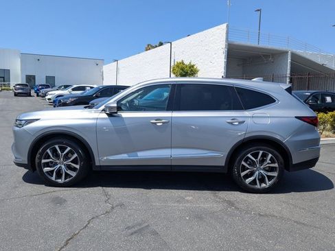 Used 2023 Acura MDX SH-AWD w/ Technology Package image 9