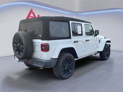 Used 2024 Jeep Wrangler Unlimited Sahara AWD/4WD image 5