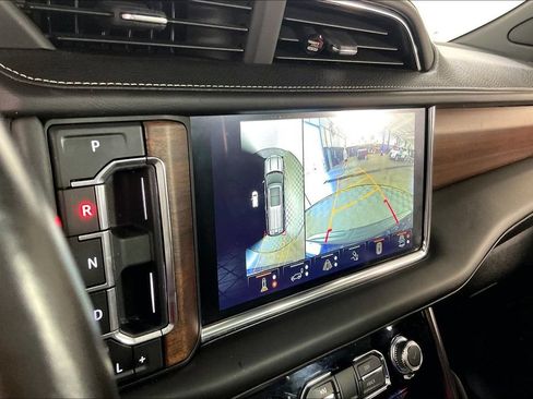 Used 2023 GMC Yukon Denali Ultimate AWD/4WD image 17