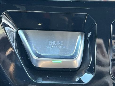 Used 2022 GMC Sierra 1500 AT4 w/ Technology Package image 9