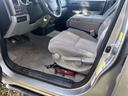 Used 2010 Toyota Tundra 4x4 Double Cab w/ Tow Pkg image 11