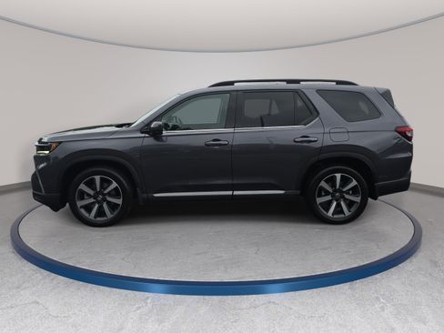 Used 2023 Honda Pilot Touring image 8