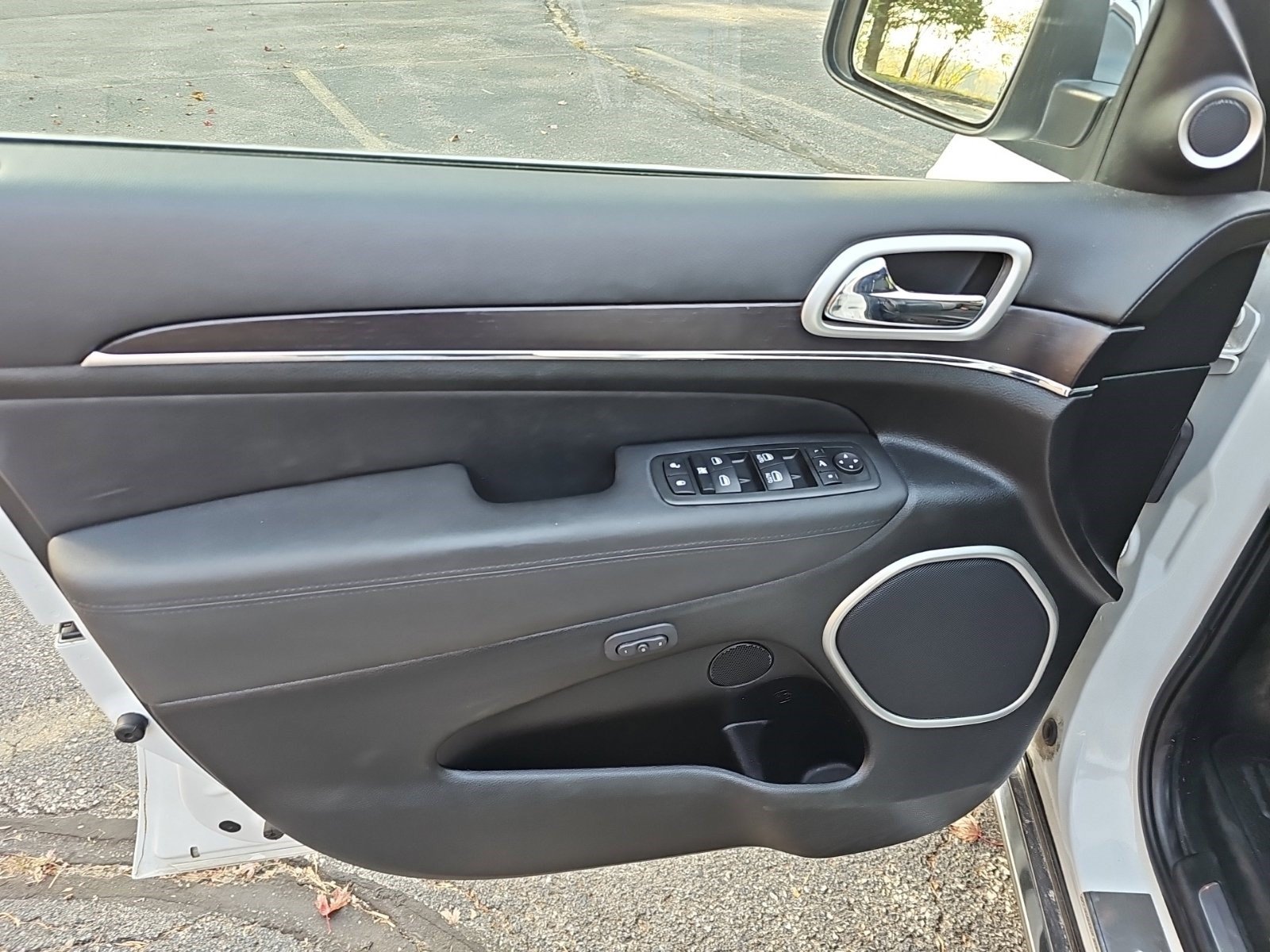 Used 2014 Jeep Grand Cherokee Summit AWD/4WD image 19
