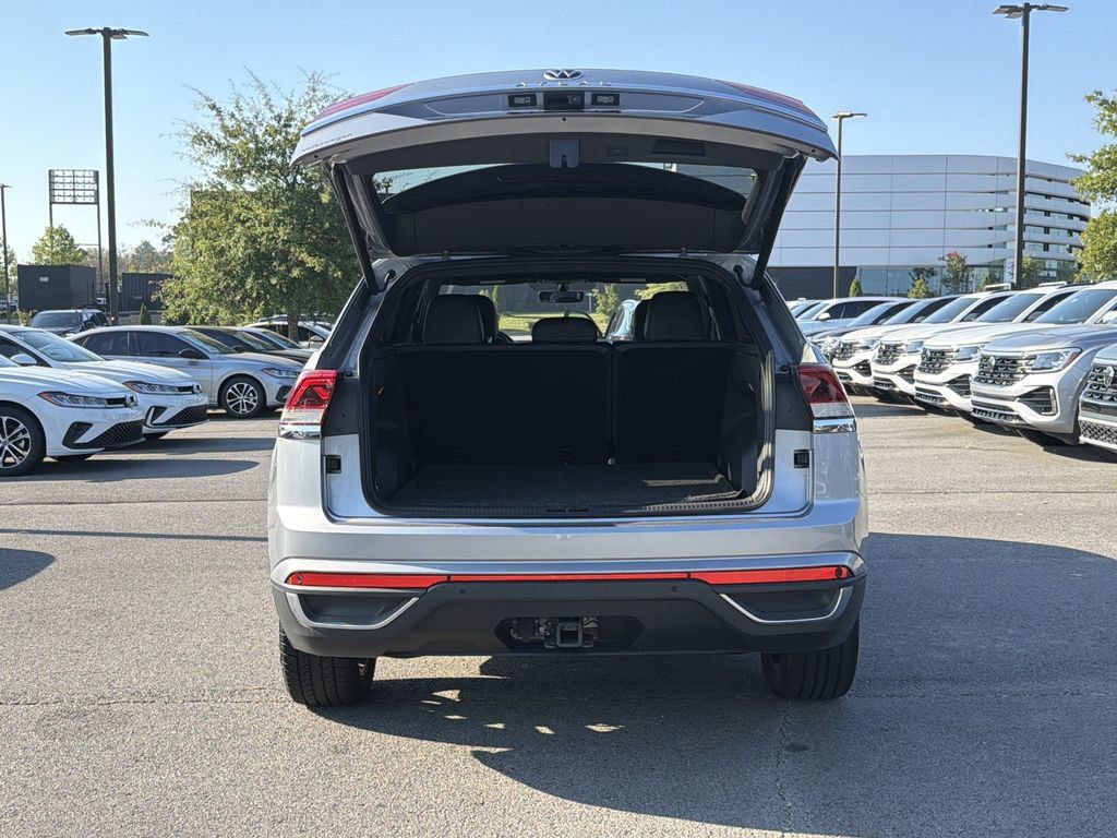 Used 2023 Volkswagen Atlas Cross Sport SE FWD image 14