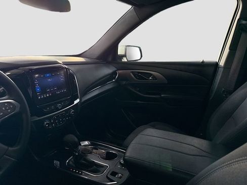 Used 2023 Chevrolet Traverse LT image 23
