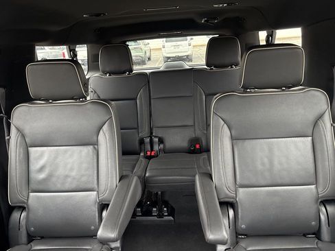 Used 2023 Chevrolet Suburban Premier AWD/4WD image 44