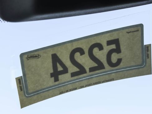 New 2026 Chrysler Pacifica Limited w/ Uconnect Theater Family Group image 32